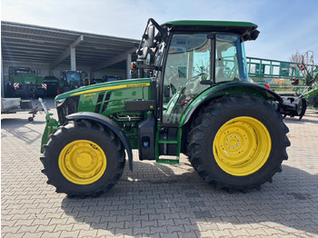 Farm tractor JOHN DEERE 5090M