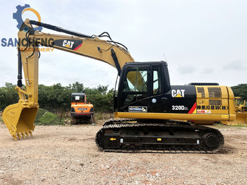 Crawler excavator CATERPILLAR 320D2L: picture 5