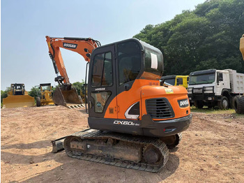 Crawler excavator DOOSAN DX60: picture 5