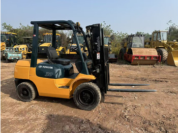 Diesel forklift TOYOTA