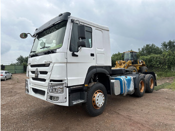 Tractor unit SINOTRUK HOWO