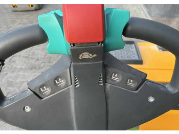 Stacker JUNGHEINRICH EJC