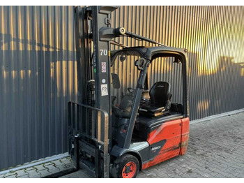 Electric forklift LINDE E16