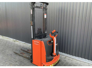 Stacker Linde L14: picture 3 Stacker Linde L14: picture 3