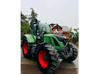 Farm tractor FENDT 724 Vario