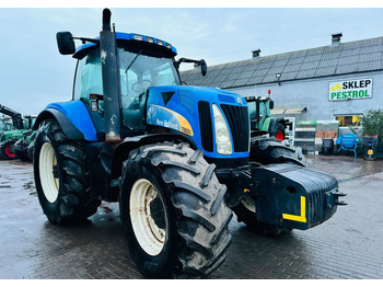 Farm tractor NEW HOLLAND T8000