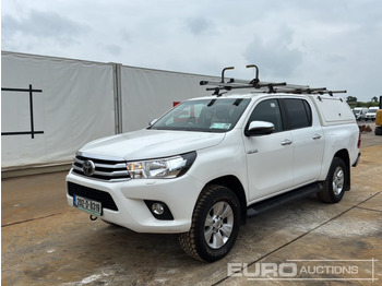 Pickup truck TOYOTA Hilux