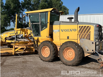 Grader Volvo G930: picture 2