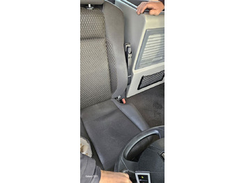 Tractor unit Renault T460: picture 5