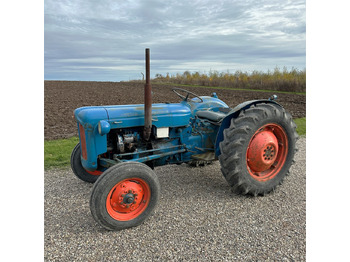 Farm tractor FORD