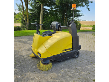 Industrial sweeper