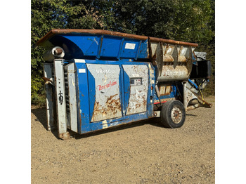 Industrial waste shredder
