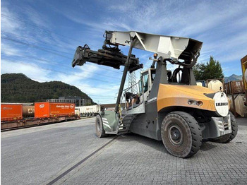 Reach stacker LIEBHERR