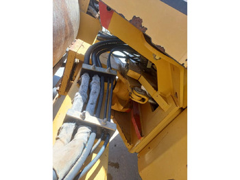 Compactor CAT CS573E: picture 4 Compactor CAT CS573E: picture 4