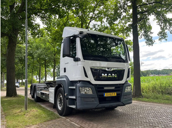 Container transporter/ Swap body truck MAN TGS 26.420