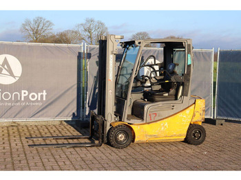 Electric forklift JUNGHEINRICH EFG 316