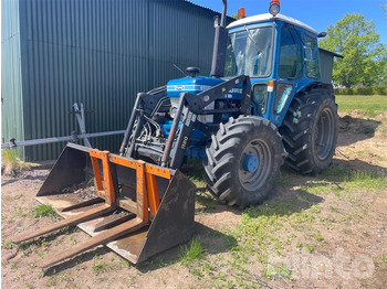 Farm tractor FORD