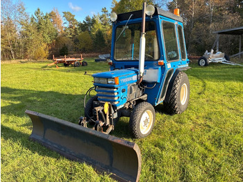 Farm tractor ISEKI