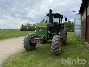 Farm tractor John Deere 4640: picture 1