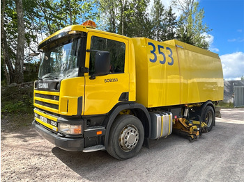 Garbage truck SCANIA P94
