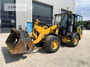 Wheel loader CATERPILLAR 906M