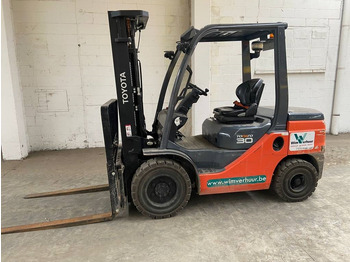 Diesel forklift TOYOTA
