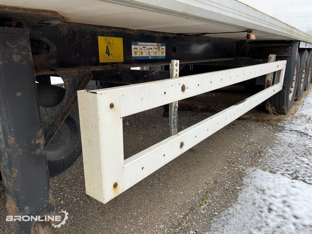 Refrigerator semi-trailer 2003 KRONE SDR 27 Refrigerator semi trailer: picture 12 Refrigerator semi-trailer 2003 KRONE SDR 27 Refrigerator semi trailer: picture 12