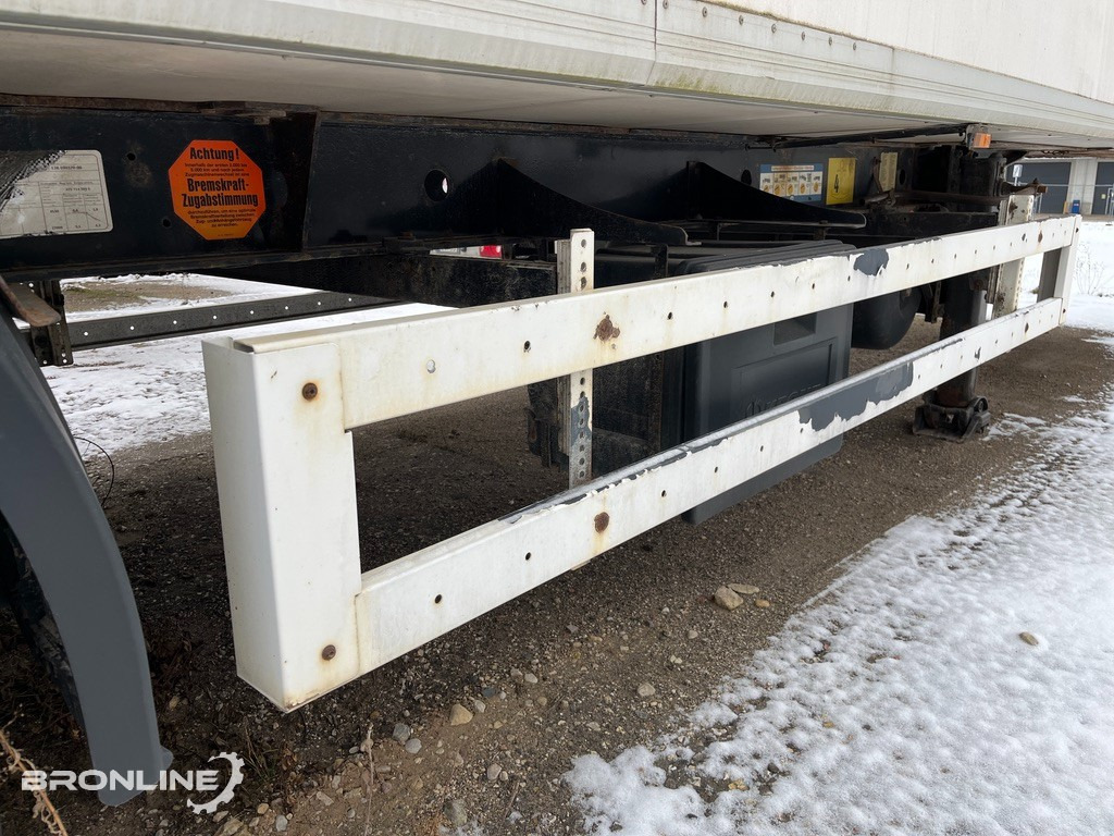 Refrigerator semi-trailer 2003 KRONE SDR 27 Refrigerator semi trailer: picture 13 Refrigerator semi-trailer 2003 KRONE SDR 27 Refrigerator semi trailer: picture 13