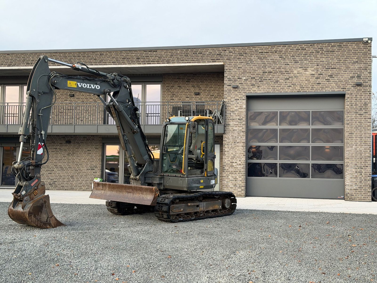 Volvo ECR 88 D Verstellauslger OQ Oilquick - Mini excavator: picture 1 Volvo ECR 88 D Verstellauslger OQ Oilquick - Mini excavator: picture 1