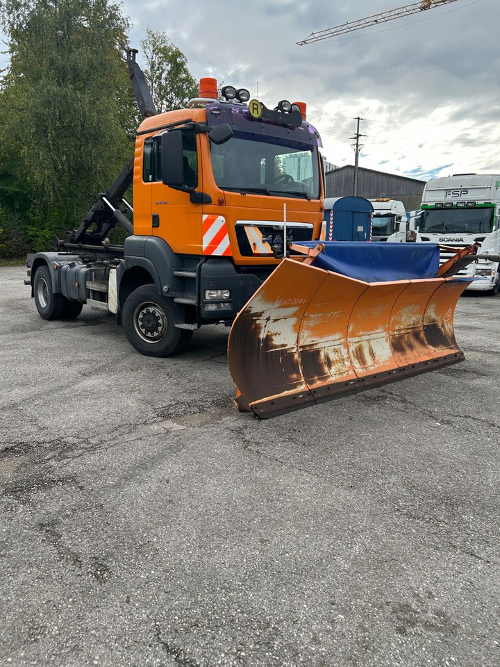 MAN TGS 18.360 4x4 BL - Hook lift truck: picture 2 MAN TGS 18.360 4x4 BL - Hook lift truck: picture 2