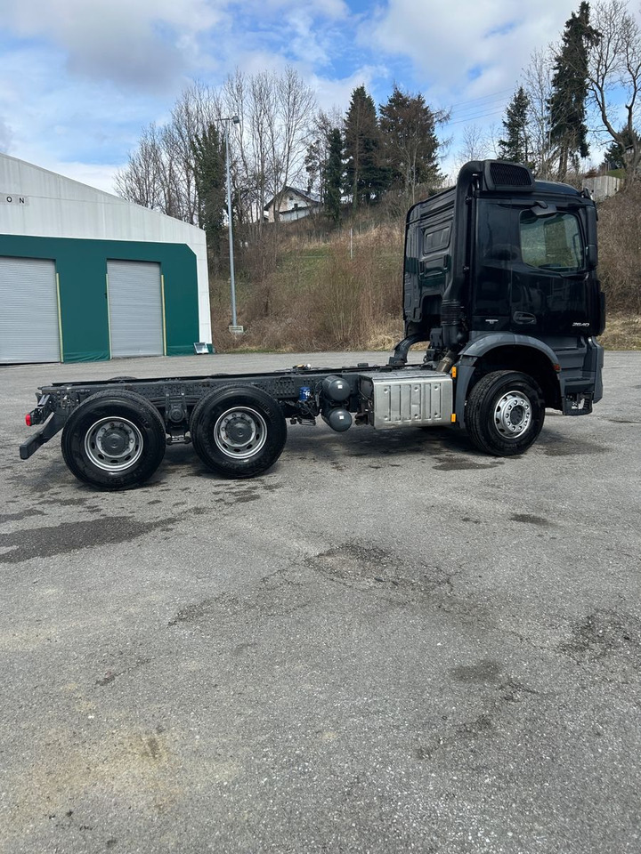 Mercedes-Benz Arocs 26.40 6x4 Kipperfahrgestell BB - Cab chassis truck: picture 4 Mercedes-Benz Arocs 26.40 6x4 Kipperfahrgestell BB - Cab chassis truck: picture 4