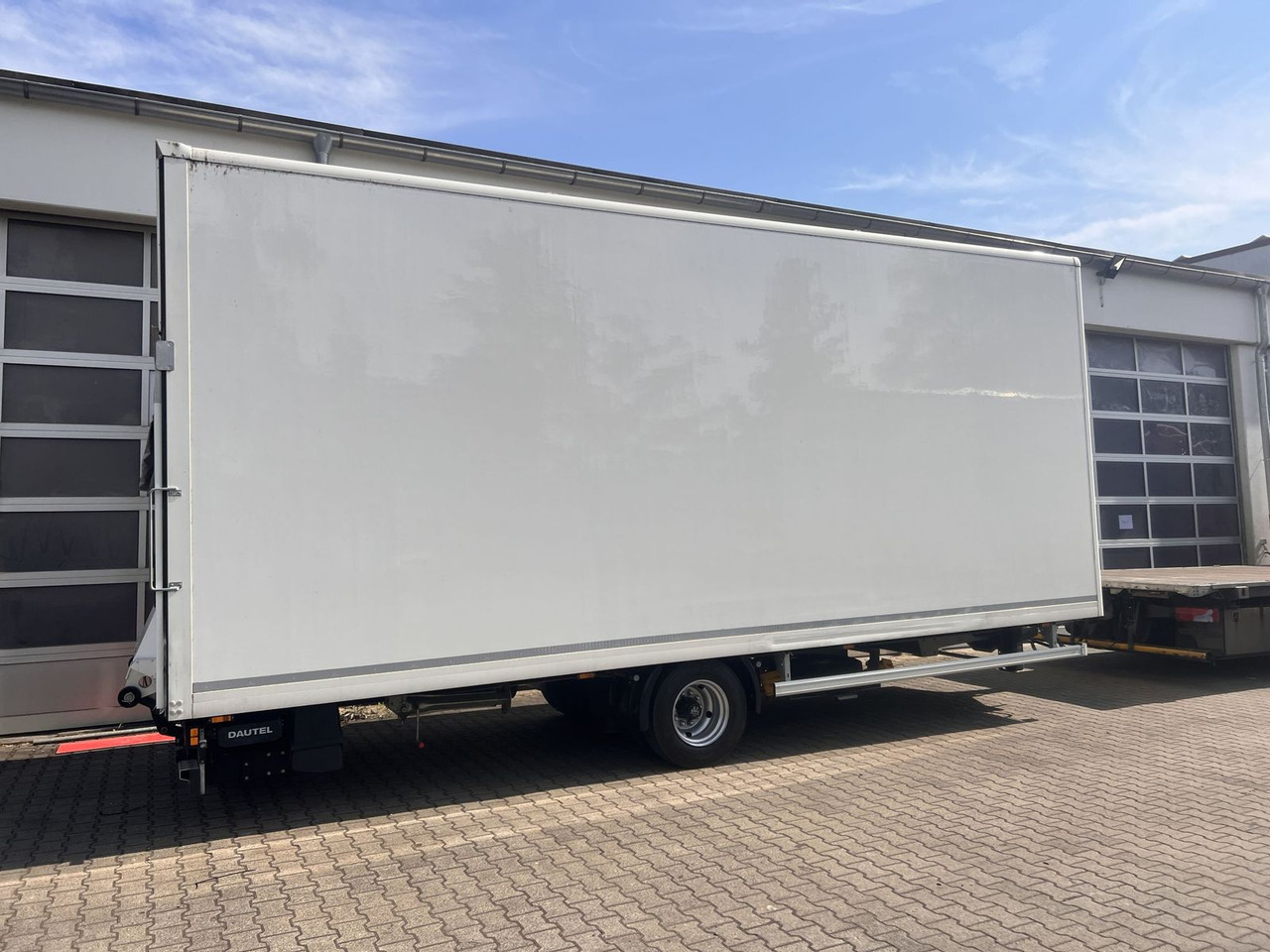 Ackermann 1 Achs Kofferanhänger mit Ladebordwand 10,5 t G - Closed box trailer: picture 5 Ackermann 1 Achs Kofferanhänger mit Ladebordwand 10,5 t G - Closed box trailer: picture 5