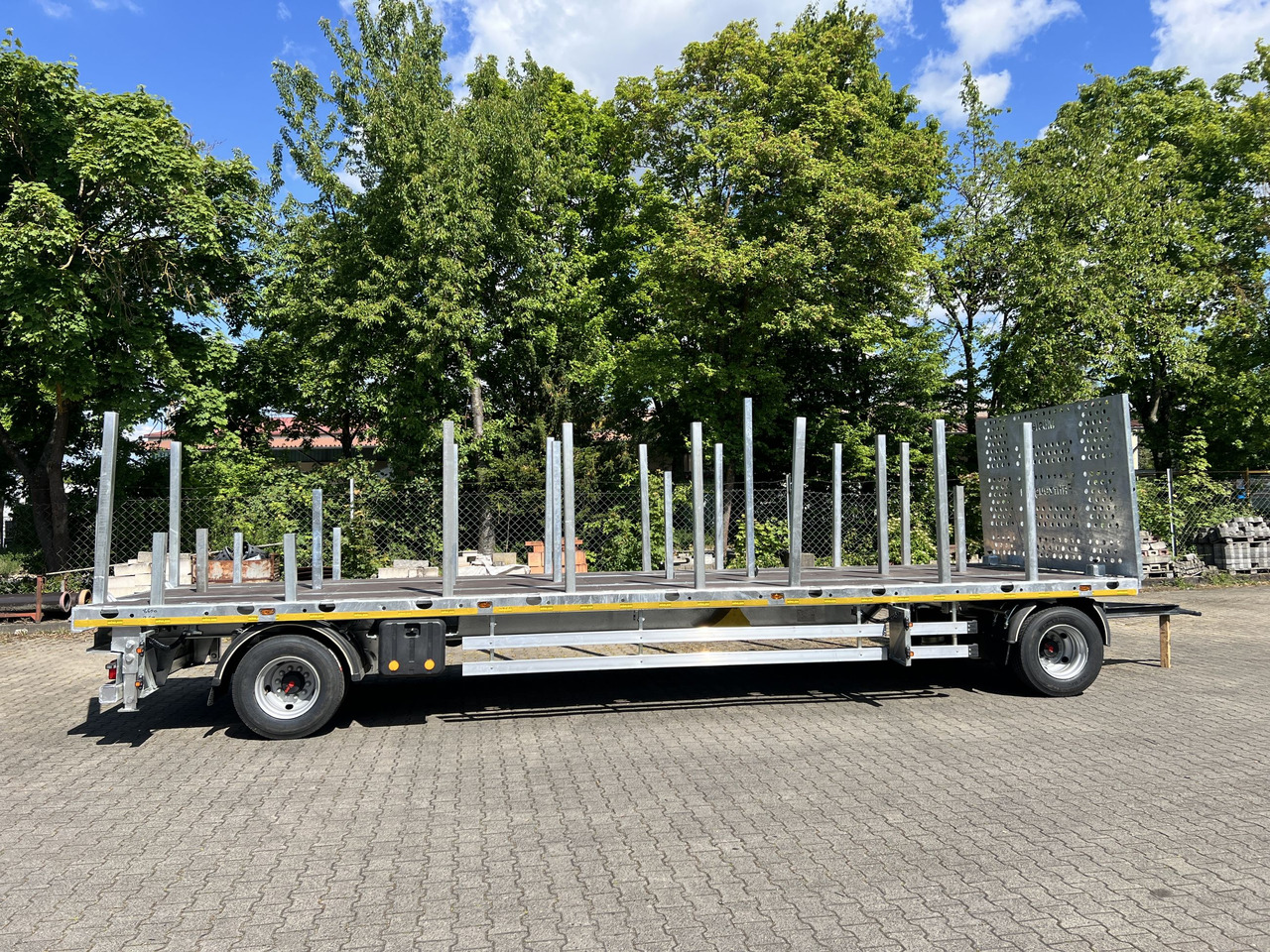 Möslein T 2 Plato 7,60 m 2 Achs Jumbo- Plato- Anhänger Mega - Dropside/ Flatbed trailer: picture 4 Möslein T 2 Plato 7,60 m 2 Achs Jumbo- Plato- Anhänger Mega - Dropside/ Flatbed trailer: picture 4