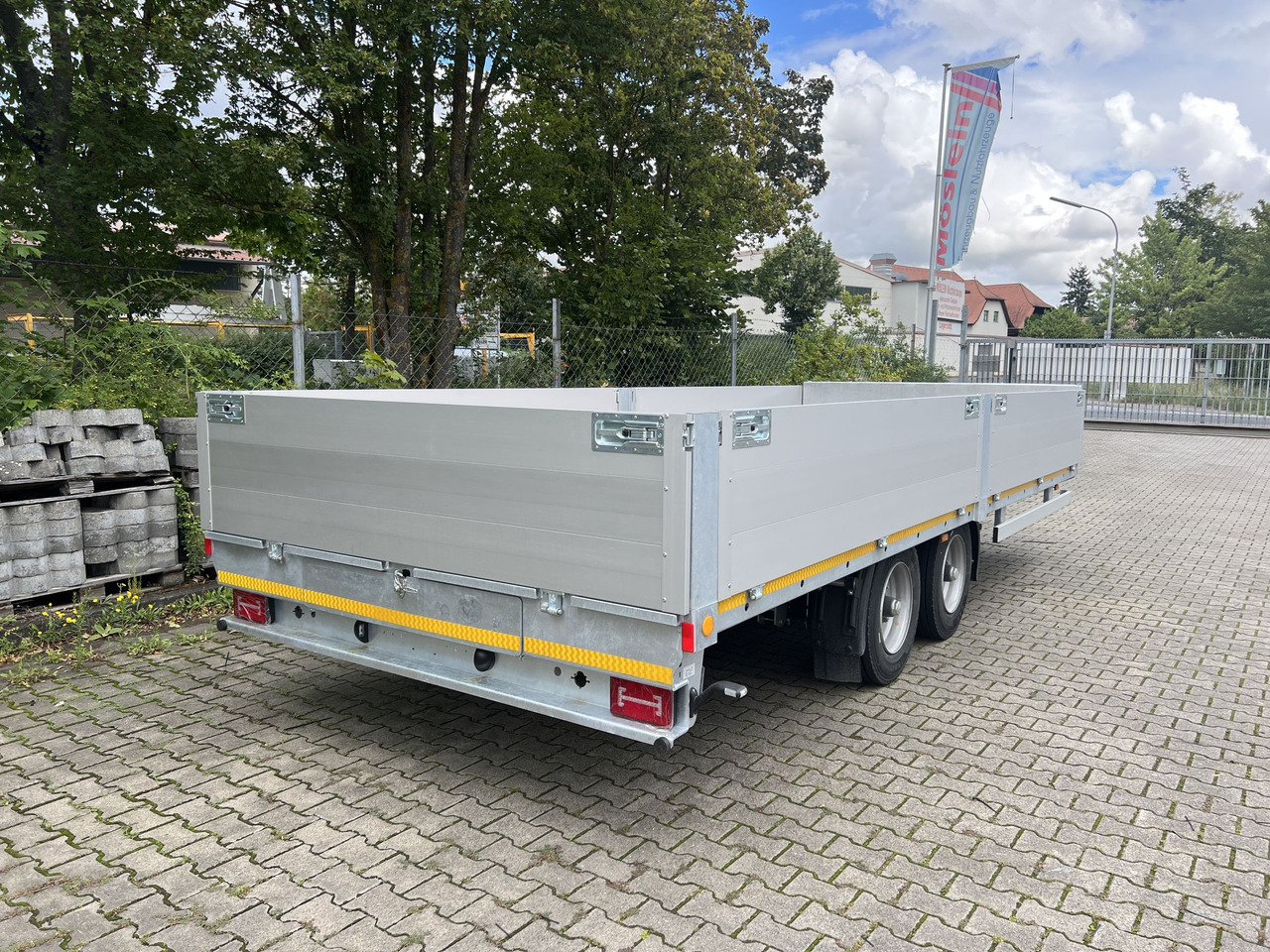 Möslein THT 11 G 6,2 L Tandem- Pritschenanhänger- Tieflader - Dropside/ Flatbed trailer: picture 5 Möslein THT 11 G 6,2 L Tandem- Pritschenanhänger- Tieflader - Dropside/ Flatbed trailer: picture 5