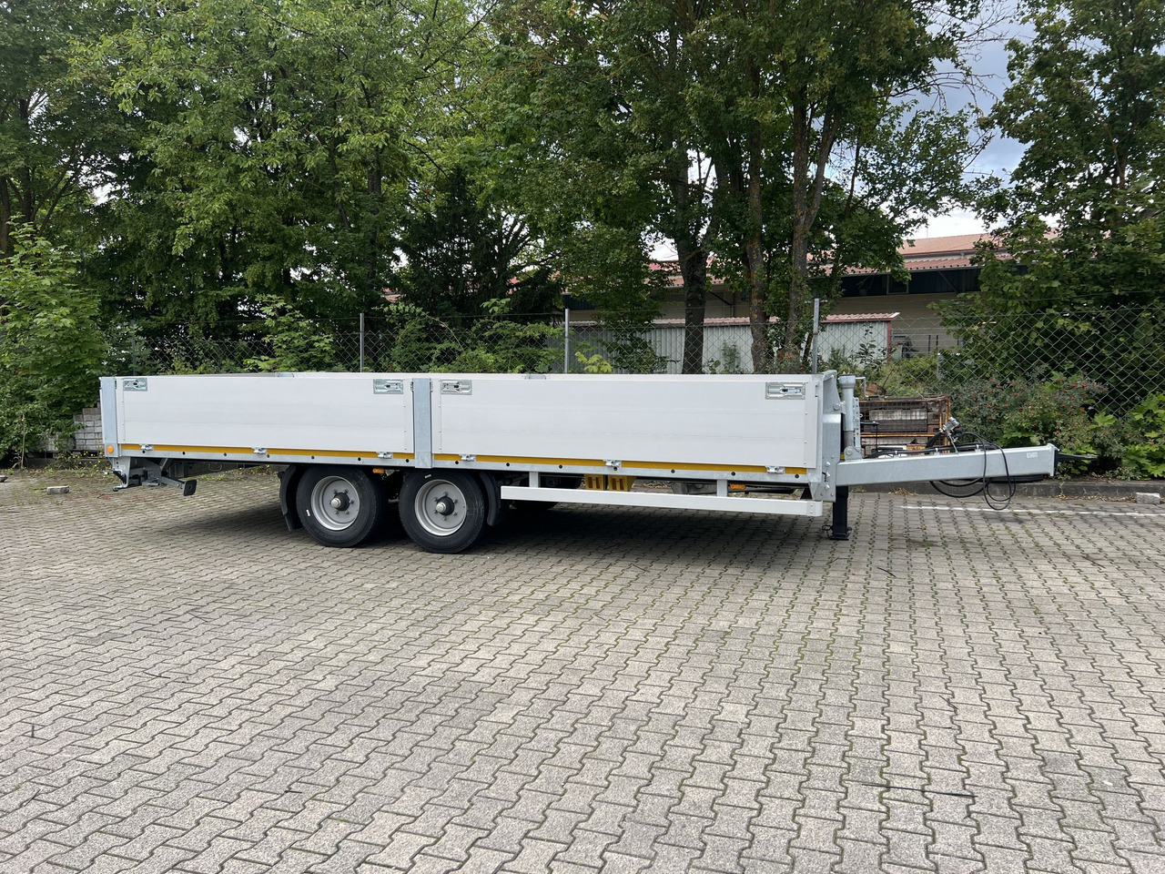Möslein THT 11 G 6,2 L Tandem- Pritschenanhänger- Tieflader - Dropside/ Flatbed trailer: picture 2 Möslein THT 11 G 6,2 L Tandem- Pritschenanhänger- Tieflader - Dropside/ Flatbed trailer: picture 2