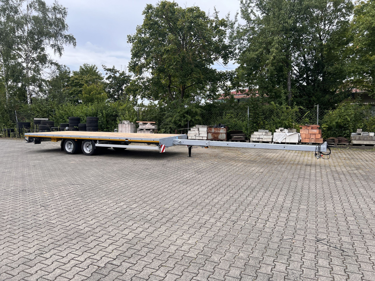 Möslein THT 14-G 7,20 L ausziehbar 13,9 t Tandemanhänger- Tieflader, ausziehbarLuftgefedert - Dropside/ Flatbed trailer: picture 1 Möslein THT 14-G 7,20 L ausziehbar 13,9 t Tandemanhänger- Tieflader, ausziehbarLuftgefedert - Dropside/ Flatbed trailer: picture 1