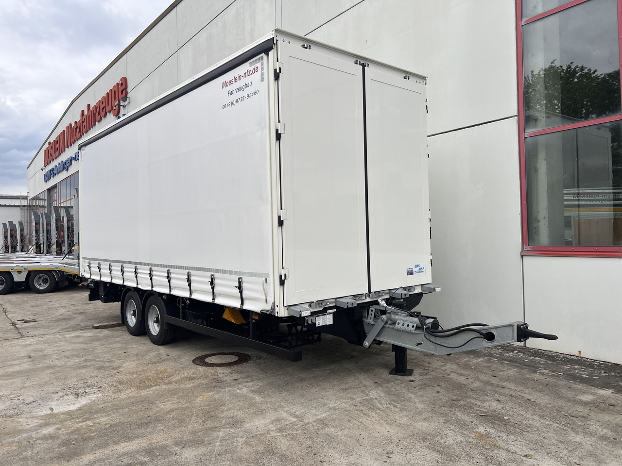 Möslein TPS 105 D-L Planenanhänger, Ladebordwand + Durchladbar neuwertig - Curtainsider trailer: picture 3 Möslein TPS 105 D-L Planenanhänger, Ladebordwand + Durchladbar neuwertig - Curtainsider trailer: picture 3