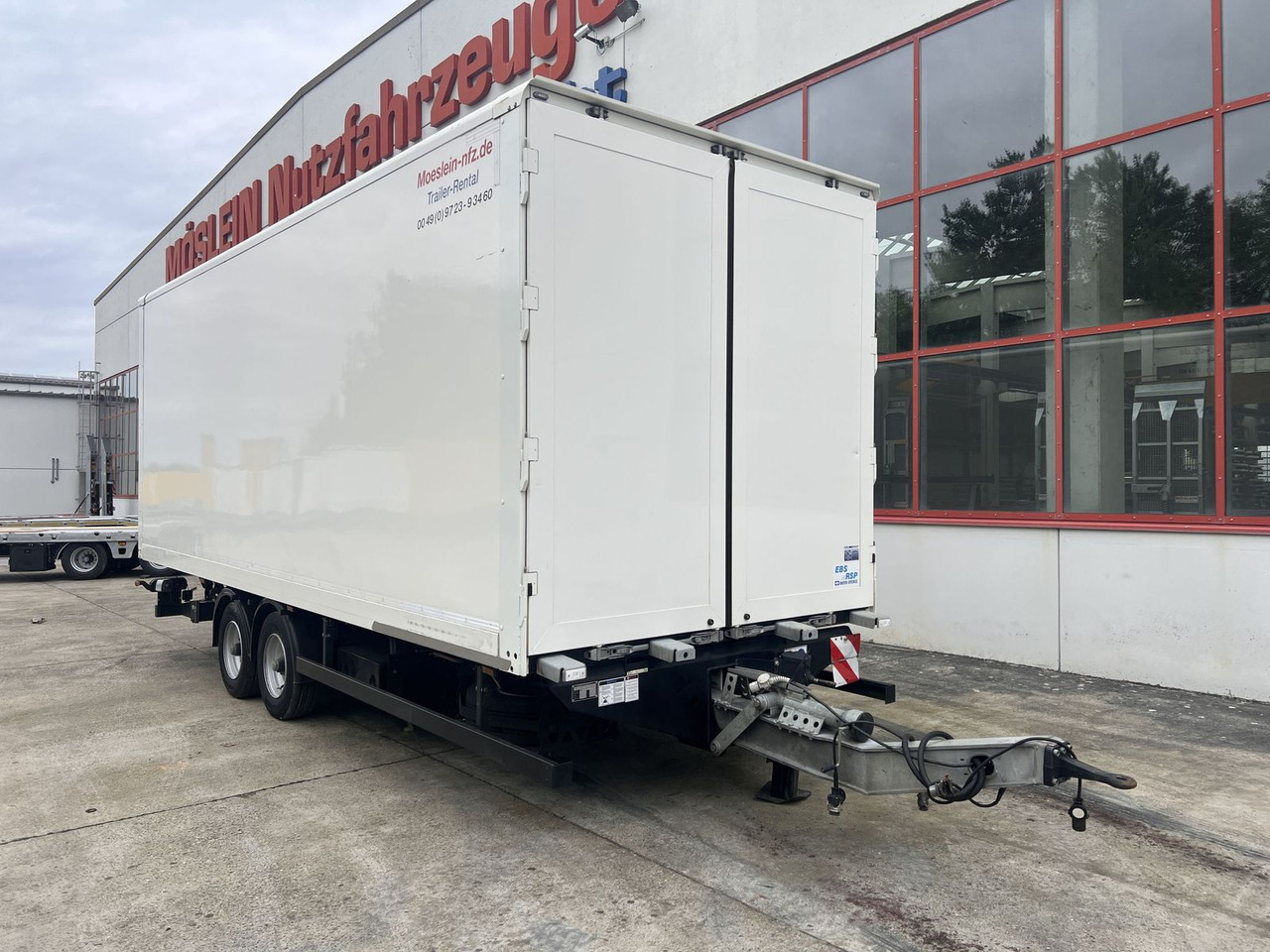Möslein Tandem Koffer, Ladebordwand + Durchladbar - Closed box trailer: picture 2 Möslein Tandem Koffer, Ladebordwand + Durchladbar - Closed box trailer: picture 2