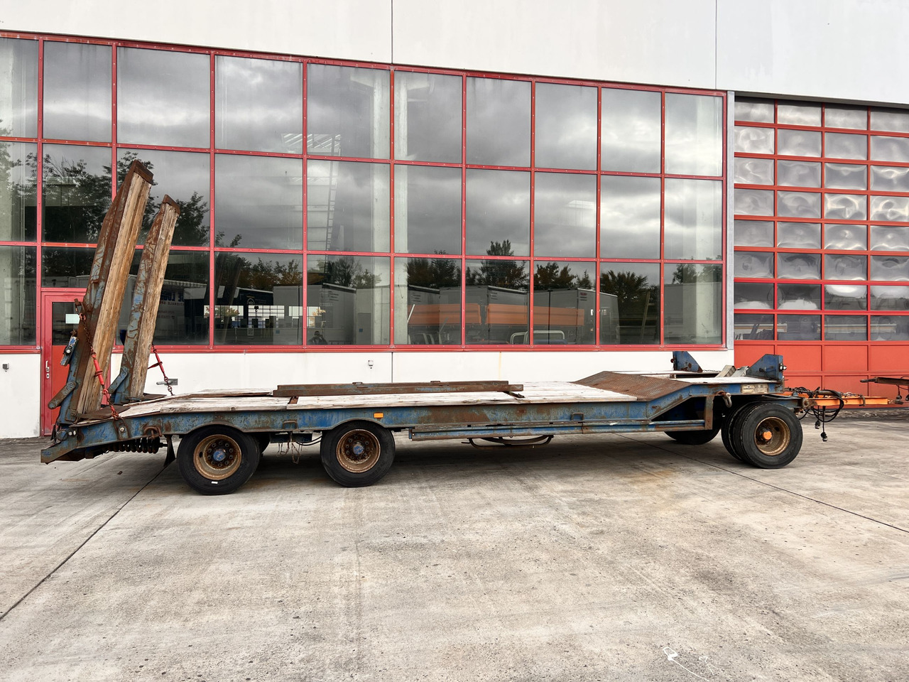 Müller Mitteltal T3 3 Achs Tieflader mit ABS - Low loader trailer: picture 1 Müller Mitteltal T3 3 Achs Tieflader mit ABS - Low loader trailer: picture 1