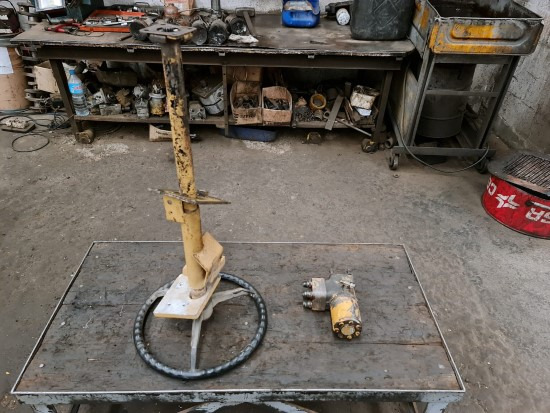 Hydraulic valve for Construction machinery FIAT ALLIS FR15 (ORBITROL): picture 1