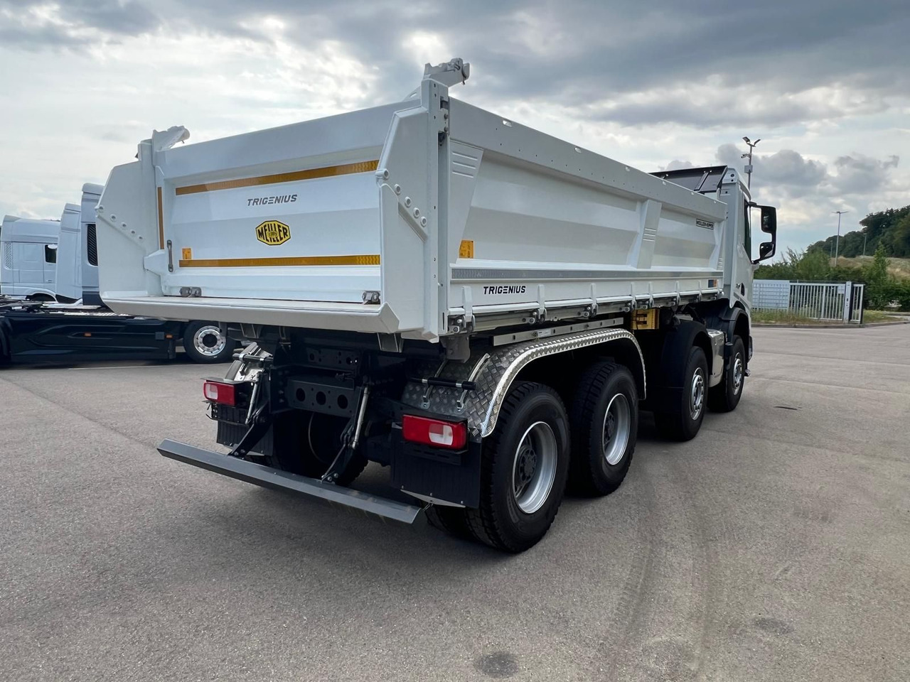 DAF FAD XDC 450 Dreiseitenkipper - Tipper: picture 4 DAF FAD XDC 450 Dreiseitenkipper - Tipper: picture 4