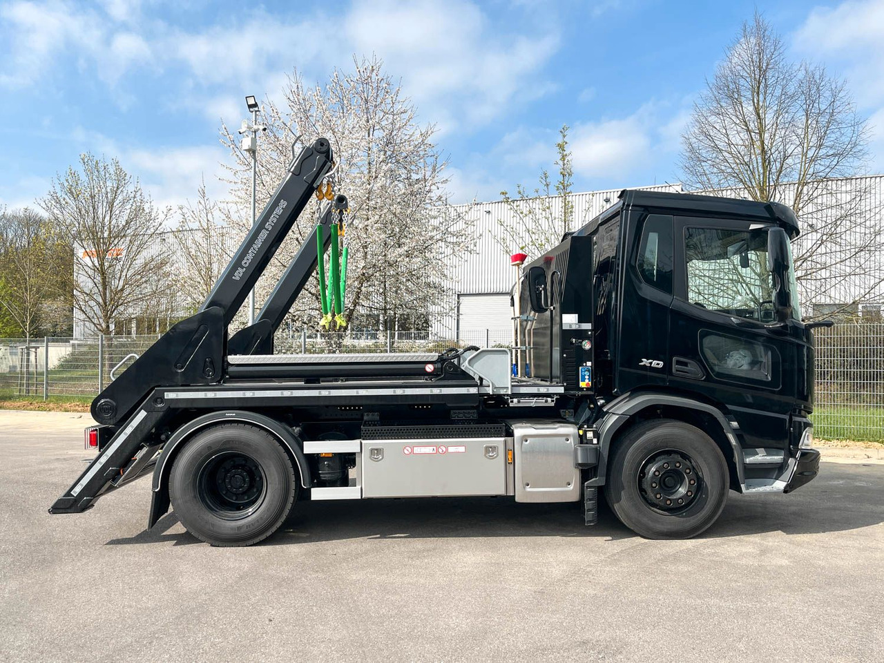 DAF XD 410 FA Absetzkipper DAF XD 410 FA Absetzkipper - Skip loader truck: picture 3 DAF XD 410 FA Absetzkipper DAF XD 410 FA Absetzkipper - Skip loader truck: picture 3