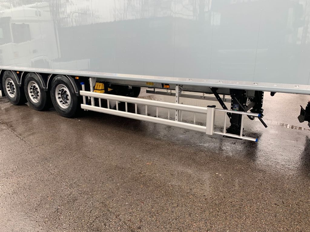 Stas Biostar 90,6 cbm Stas Biostar 90,6 cbm - Walking floor semi-trailer: picture 3 Stas Biostar 90,6 cbm Stas Biostar 90,6 cbm - Walking floor semi-trailer: picture 3