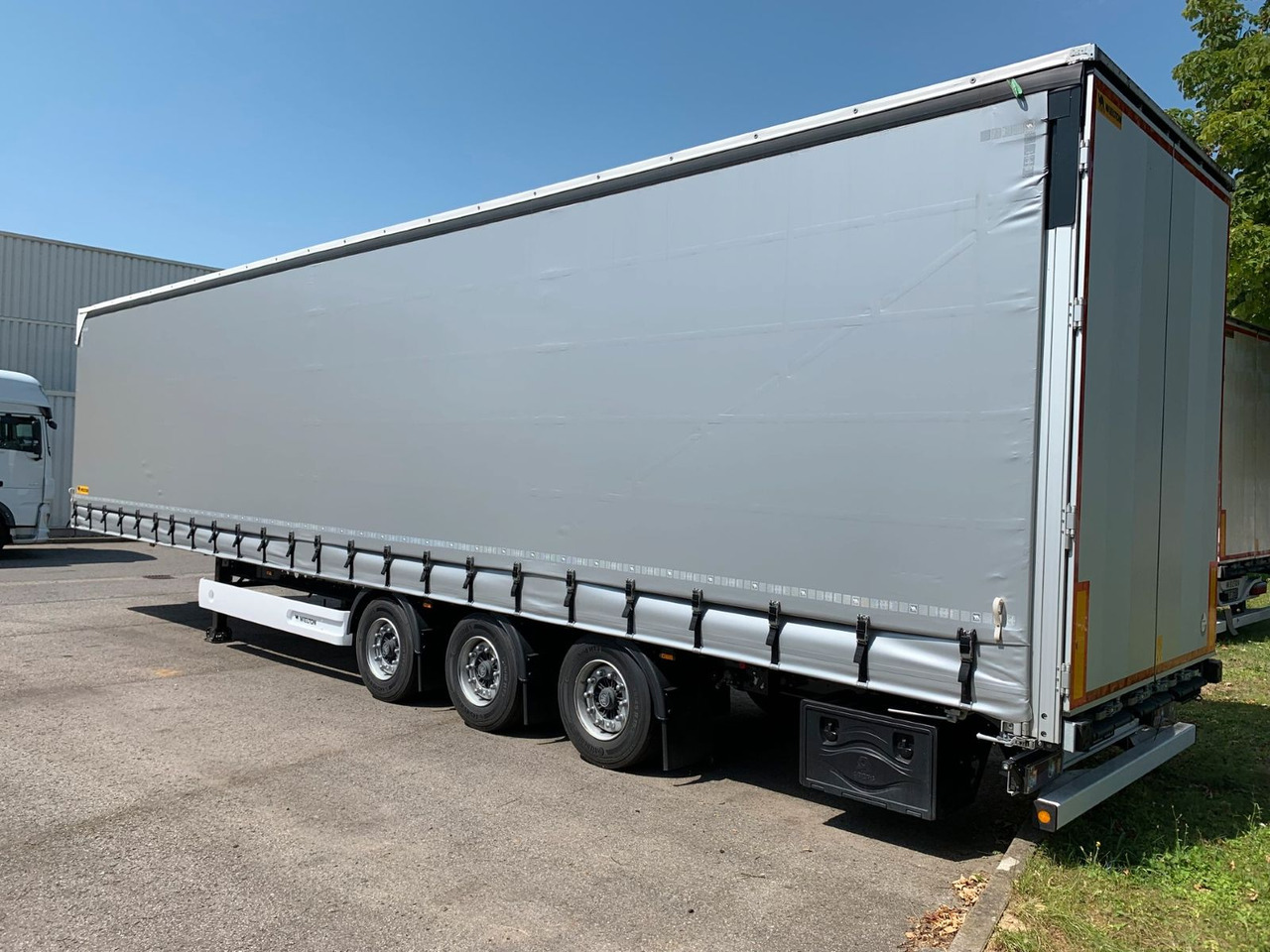 Wielton Curtain Master MEGA - Curtainsider semi-trailer: picture 1 Wielton Curtain Master MEGA - Curtainsider semi-trailer: picture 1
