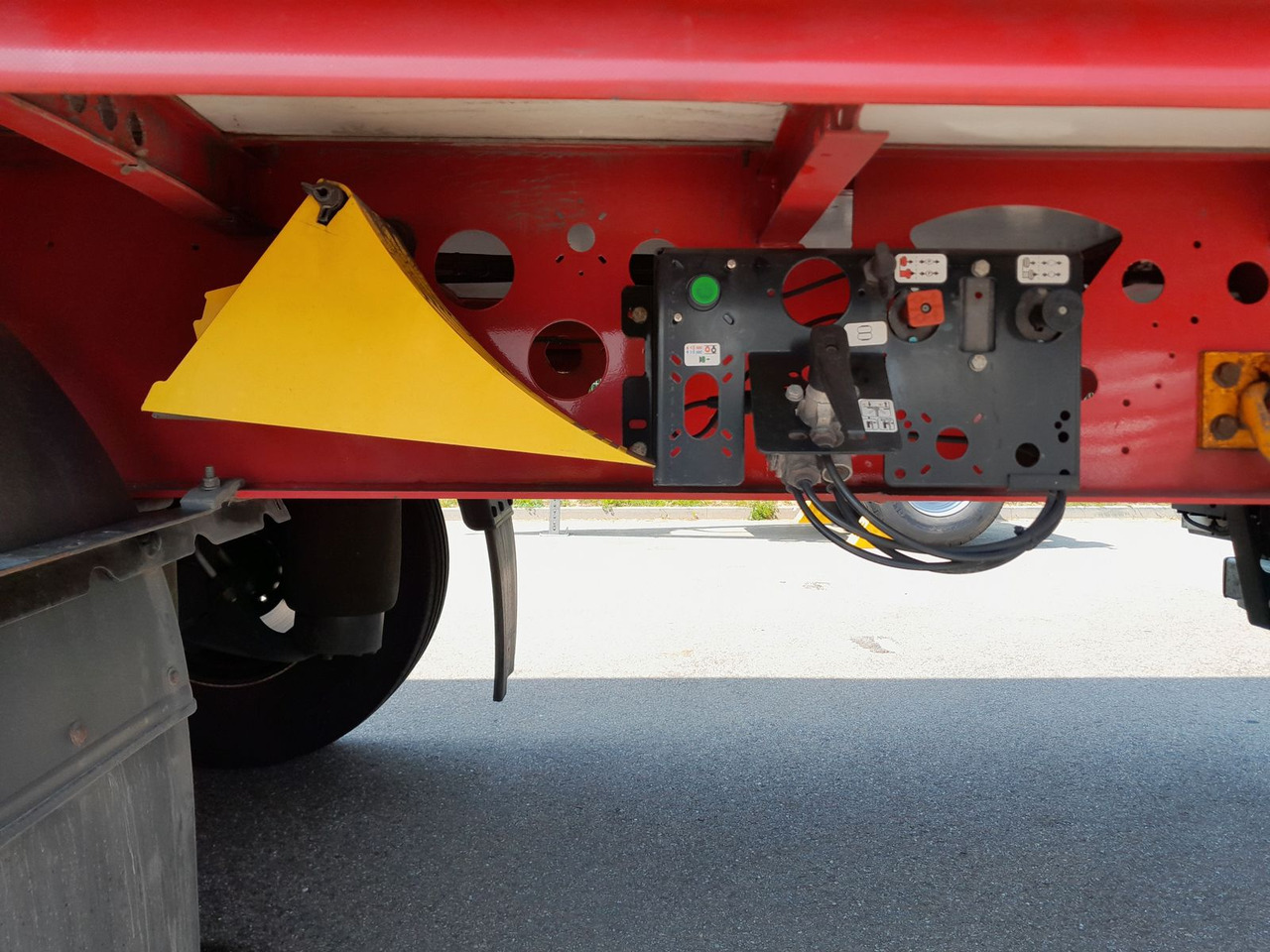 Curtainsider semi-trailer Wielton Strong Light Schiebeplanensattel NS3K: picture 12 Curtainsider semi-trailer Wielton Strong Light Schiebeplanensattel NS3K: picture 12