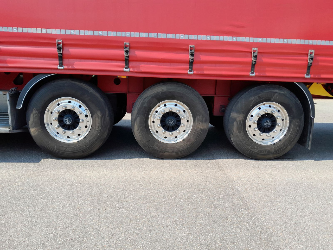 Curtainsider semi-trailer Wielton Strong Light Schiebeplanensattel NS3K: picture 11 Curtainsider semi-trailer Wielton Strong Light Schiebeplanensattel NS3K: picture 11