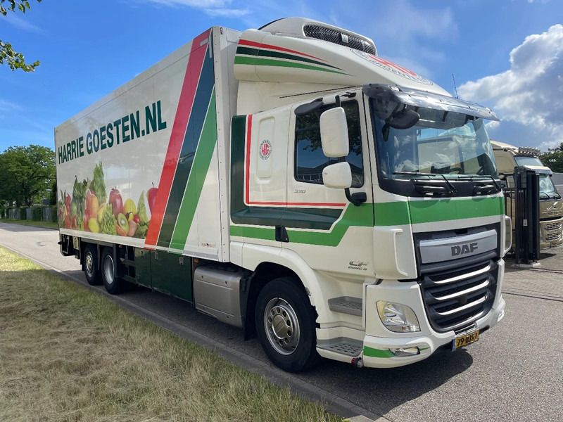 DAF CF 330 6X2 2017 schmitz + thermo-king T1200 - Refrigerator truck: picture 2 DAF CF 330 6X2 2017 schmitz + thermo-king T1200 - Refrigerator truck: picture 2