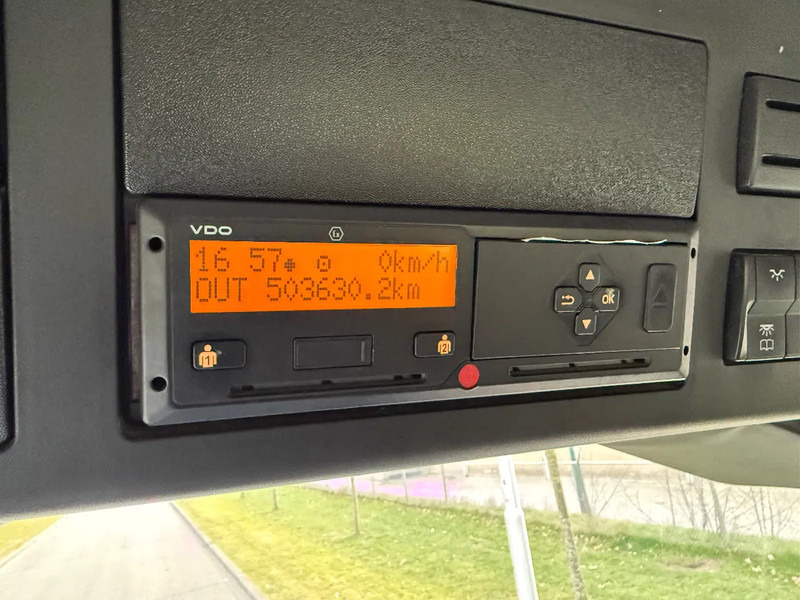 Cab chassis truck Mercedes-Benz Antos 2730 LL 2017: picture 17