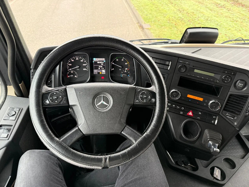Interior photo 2: Mercedes-Benz Actros 1940 leasing Mercedes-Benz Actros 1940 Interior photo 2: Mercedes-Benz Actros 1940 leasing Mercedes-Benz Actros 1940