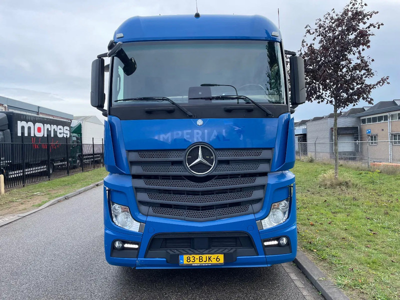 Mercedes-Benz Actros 1943 full adr 2017 only 695.000 km - Tractor unit: picture 5 Mercedes-Benz Actros 1943 full adr 2017 only 695.000 km - Tractor unit: picture 5